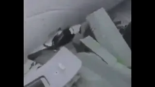 Un passager filme l'atterrissage d'urgence de son avion sur le ventre en Russie !