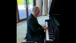 Putin playing still dre and vibing with trump meme