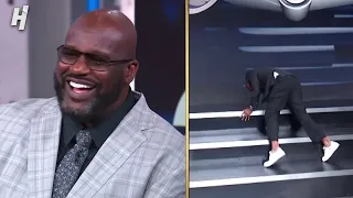 Kenny Smith takes a tumble on the Inside the NBA set 😂