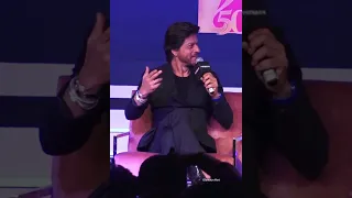 Shah Rukh Khan's KGF 2 Style 'Violence Violence Violence' Moment At Pathaan Success Meet 😁🔥