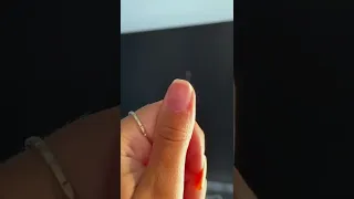 On fait des faux ongles avec une bouteille d’eau ! 😮