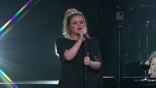 Kelly Clarkson - Dancing On My Own (Robyn Cover) [Live in Dallas, TX]