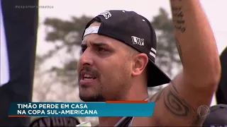 Torcida faz protestos depois de derrota do Corinthians