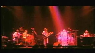 Genesis - In Concert 1976 - Fly On A Windshield / Carpet Crawlers