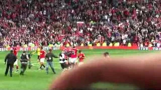 United 2 Chelsea 1  Fergie bows to the Stretford End_xvid.avi