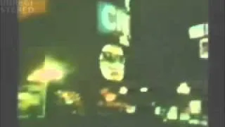 Sneaking Sally Through the Alley - Robert Palmer Video (1974).wmv