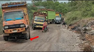 Bad incident ! Truck driver got off due to wrong lane