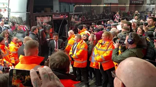 Manchester UTD Team Bus Arrving At Bramall Lane