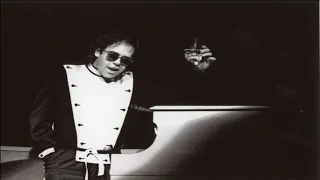 15. Bennie And The Jets (Elton John - Live In Manchester: 12/3/1985)