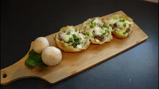 Картофельные гнезда с грибами и сыром.   Potato nests filled with mushrooms and cheese.