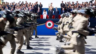 Mattarella alla rivista militare in occasione della Festa Nazionale della Repubblica