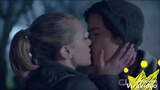 Betty & Jughead ~ kisses ❤️