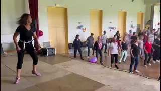 Waterfall Line Dance Demonstration with Maggie Gallagher in France