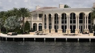 Fort Lauderdale Water Taxi. HD.