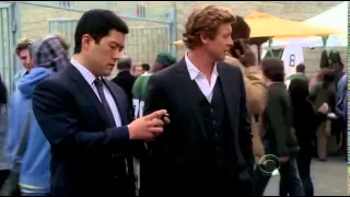 The Mentalist 4x09  Jane, Cho tweeting scene  xD