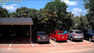 RAW VIDEO: Carjacking in Fort Worth caught on camera