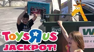 Kids Dumpster Diving Behind Toys R Us, Finds Unopen Toy For FREE - Toys R Us Closing Update