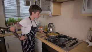 Jack Monroe makes vegetable curry