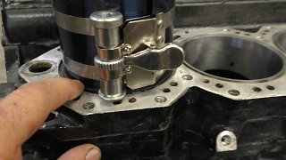 Installing the Evinrude 150 pistons