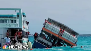 74-year-old dead after boat transporting dozens begins to sink in the Bahamas