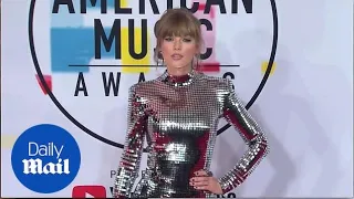 Taylor Swift commands attention on the 2018 AMAs red carpet