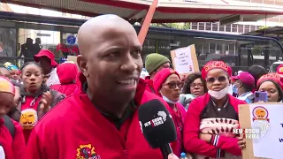 NUPSAW members protest outside the Gauteng Dep of Health in Joburg over employment contracts