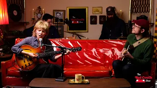 Dead Gowns | Red Couch | Live Performance
