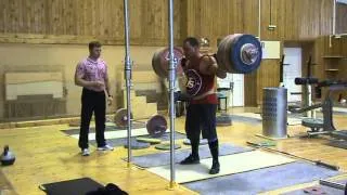 Weightlifting, Vasiliy Polovnikov & Vladimir Safonov, squats 260kg x 2 (pause 3sec), 02/2014