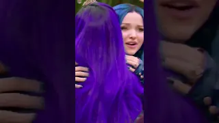 What if Mal and Evie switched their hair color? 💜💙 #descendants3 #dovecameron #sofiacarson