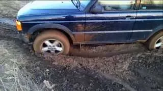 3.Mud Offroad Land Rover Discovery and Subaru Outback
