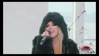 Avril lavigne ft Travis Barker Love It When You Hate Me White City Live 4k