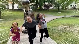 DINOSAURIO ATACA A LOS CARDENAS ! 🦖