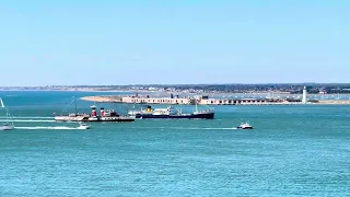 PS Waverley and SS Shieldhall passing Hurst Castle