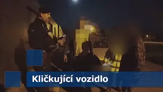 Kličkující vozidlo zastavila hlídka krátce před druhou hodinou ranní v Novodvorské ulici