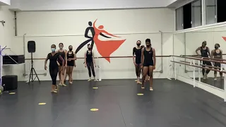 Aulas de Dança / Jazz Dance giros e saltos.