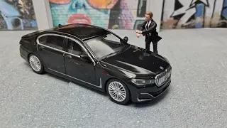 MiniGT BMW 750Li xDrive