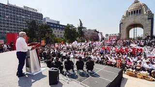 Congreso Nacional Extraordinario de la CTM desde el Monumento a la Revolución