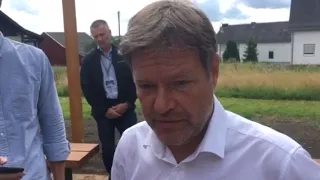 Grünen Co-Chef Habeck besucht Katastrophenregionen