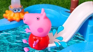 ❤ PEPPA PIG ❤ Peppa va al parque acuático | Vídeos de Juguetes en Español