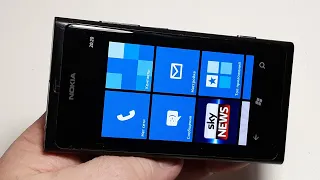 Nokia Lumia 800 на Windows Phone 7.5 Капсула времени вся в оригинале. Вот это телефон !!!