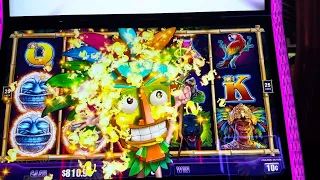 I GOT SO MANY BONUSES MASSIVE BIG WINS ON AZTEC RUNNER SLOT MACHINE AT WIND CREEK