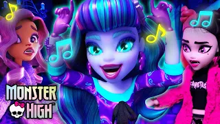 Nightmare Scare! (Music Video) ft. Twyla, Draculaura, Clawdeen, & Frankie  | Monster High