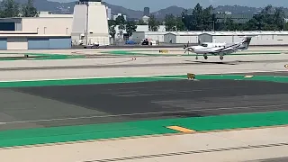 Pilatus pc-12 NG landing at Santa Monica Airport