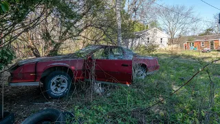 Exploring Apocalyptic Abandoned Neighborhood left untouched and overgrown