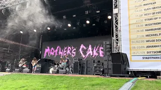 Mother’s Cake befor Deep Purple concert in Hamburg July 2023