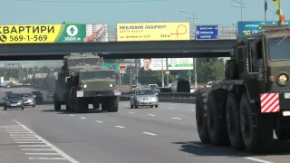 Russian tank transporter in Kiev part 2