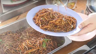 2,000 plates are sold a day! Popular Singapore Hawker Street Food