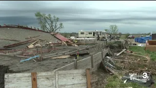 Neighbors help clean up tornado damage in Waterloo