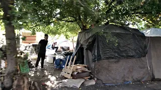 Parkway in Crisis - Failure on American River in Sacramento - Sacramento Homeless on Bike Trail