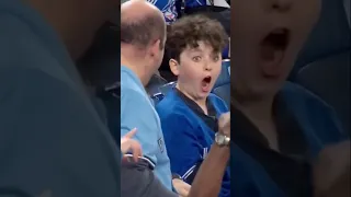 Lucky Fan Gets Kiermaier’s Gloves 🧤